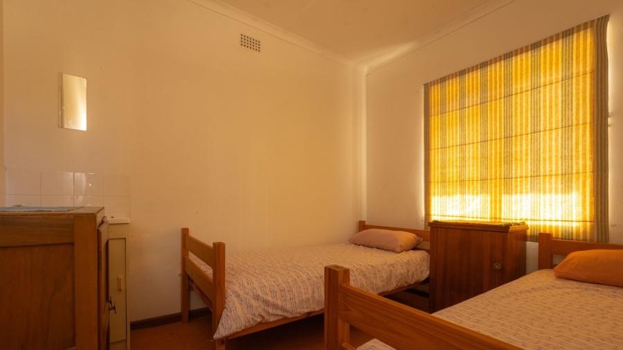 6 Bedroom Property for Sale in Struisbaai Western Cape